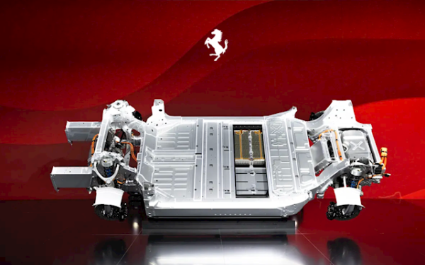 路易泽 法拉利首款电动车核心技术公布：3万转4电机 总马力超1000匹