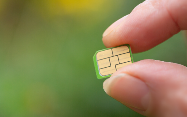 泸深在线 办张电话卡，要哪门子“无犯罪证明”？| 新京报快评